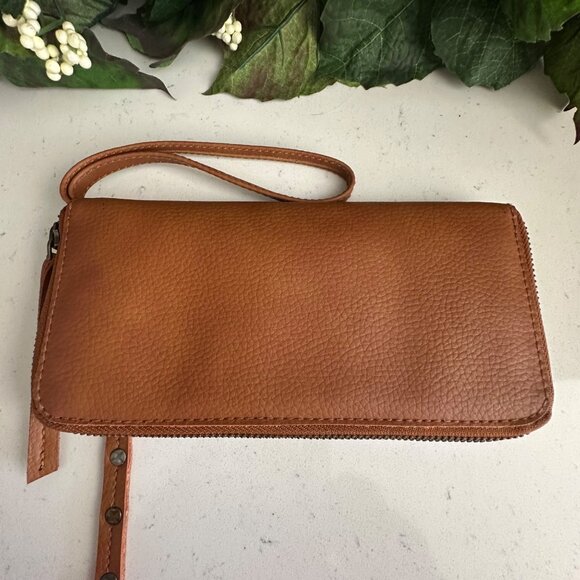 Free People Vegan Leather Wristlet Wallet With Zippered Pocket & Card Slots - Picture 2 of 7